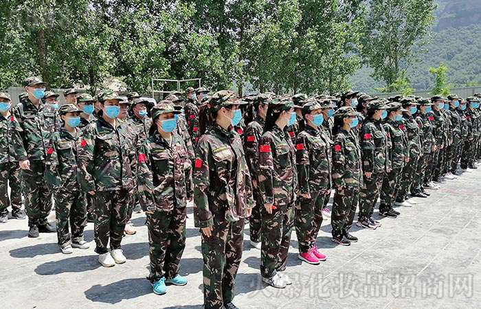 全力以赴,團(tuán)結(jié)一心,我們是火爆的精英戰(zhàn)士! 全力以赴,團(tuán)結(jié)一心,我們是火爆的精英戰(zhàn)士!